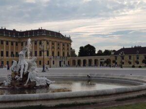 قصر شونبرون في فيينا – من أجمل المعالم السياحية التاريخية في النمسا