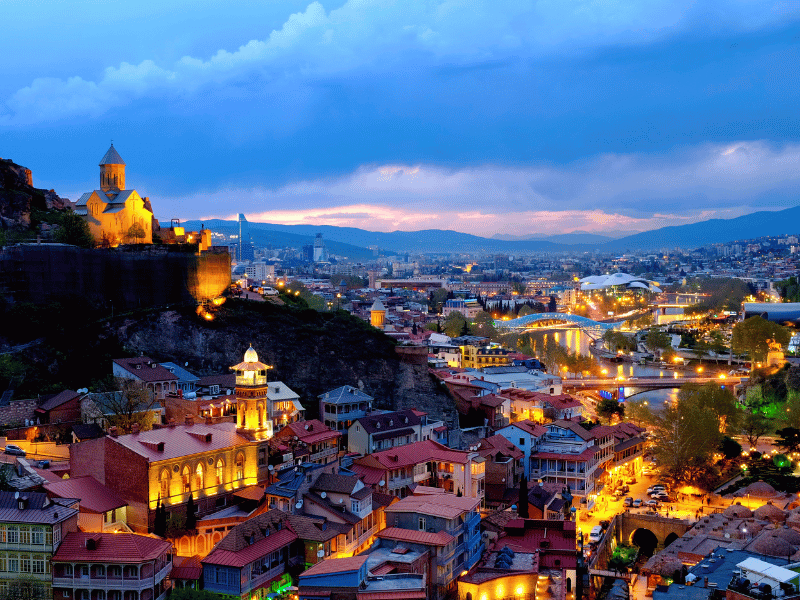 أفضل المدن السياحية في جورجيا تشمل تبليسي وكازبيجي وباتومي وبورجومي وغودوري