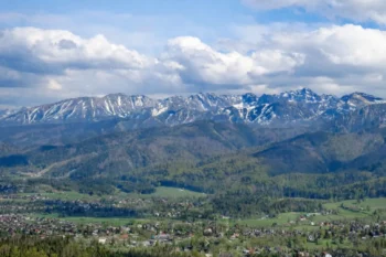 زاكوباني في بولندا مع جبال تاترا من أبرز المدن السياحية لمحبي الطبيعة