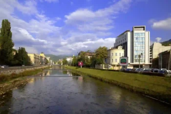 فندق Courtyard by Marriott Sarajevo ضمن أفضل فنادق سراييفو