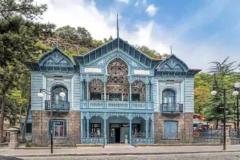 فندق Golden Tulip Borjomi في بورجومي جورجيا